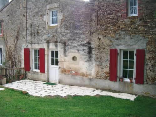 Gite Le Puy Rabasteau Hotel Chantonnay Exterior photo