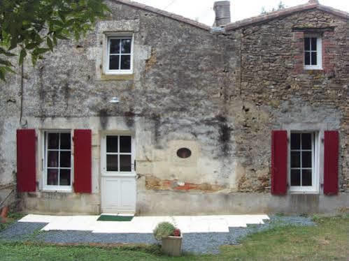 Gite Le Puy Rabasteau Chantonnay Exterior photo